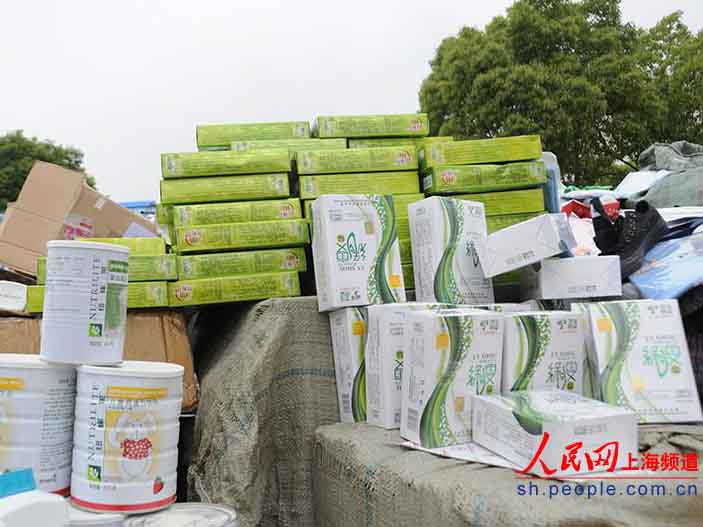 公開展示5噸假冒偽劣產品