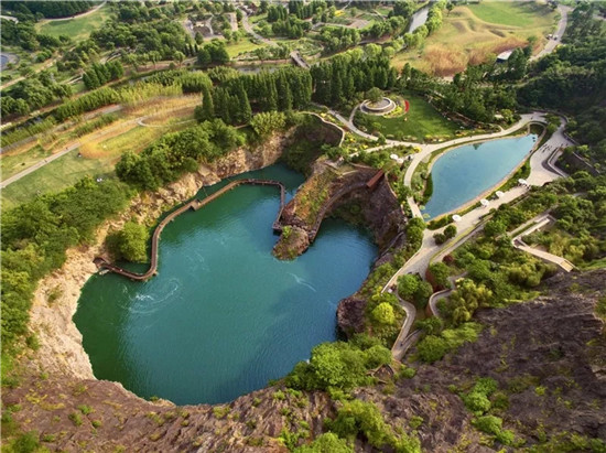 V׃@Gˮɽǽɽyɽǲ˽⳽ɽֲ@vʷ֮Ȼ뵽ʮǰ@ֻйddɽwͲʯĹIɽ@Щ귭츲صĸ׃ֻǭh׃[Ԕ]