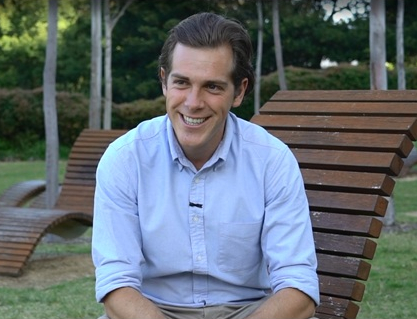  ҕlL           ȥ^L箋nɽ߅cѕՄҲںLCĹI^     غһصİĴС1989ѽϤČfһĝhZNЇWjZҲ\...[Ԕ]I have been to Kunming, Yunnan Province, where I have been picturesque. I have talked with friends at Erhai Lake, Cangshan. I have also seen ice lanterns in Harbin, where the wind is very coldThe first time I went to China was when I was 15-year-old in high school.So the first place I arrived was in Beijing, and all I remember is that everything...[Read More]     