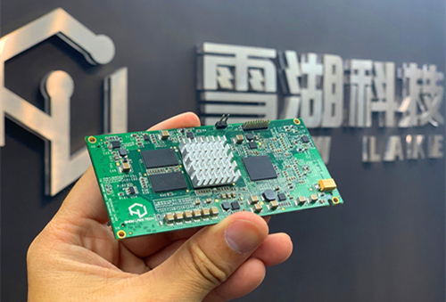 ѩƼͻƼgډ ׌cfͬԸԭcͬ@ӰеĽ_~ѩƼCOO퍺ϲgһԒľ˹˾slogan[Ԕ]