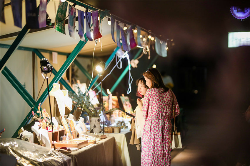 ׌˼Ͽһ^һСLɯz