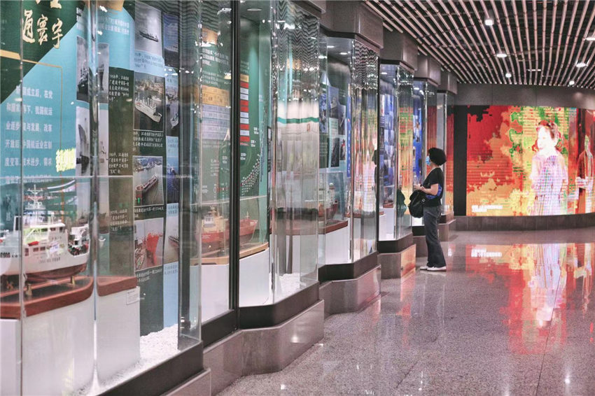 ���tɫ�Ļ�������F�������g �����h���h�ߡ��tɫ�Ļ��M���Fϵ�л�ӆ���