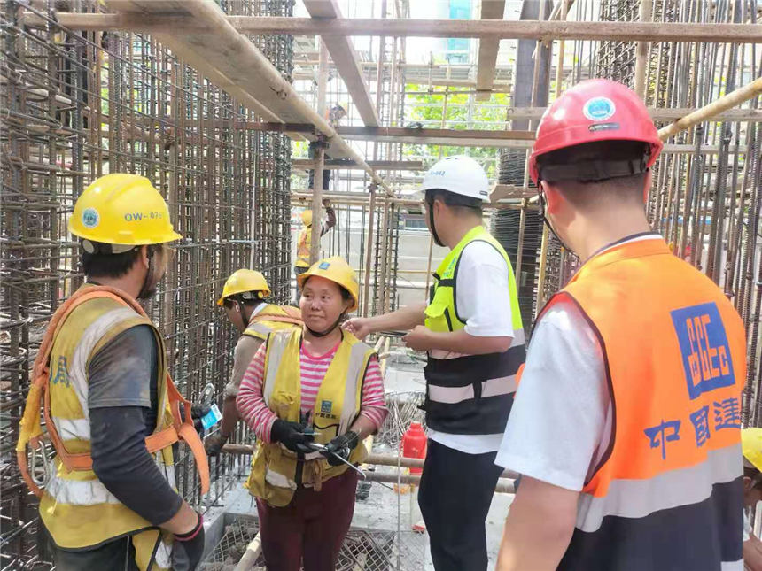 ���ƻ����������ѽ����o��������ڎ��׸ߵļ��������o�ڟo���c�C�ֵ�䓽���ģ�塰���֡����������ˆT���ڱM�ıM�������Լ��ı�������