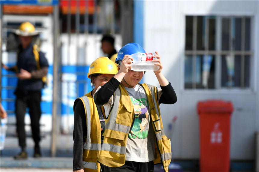 �������c����������ؽӽ�40�����ߜ�������ʩ���F����ÿһλ���ˎ��������f����������