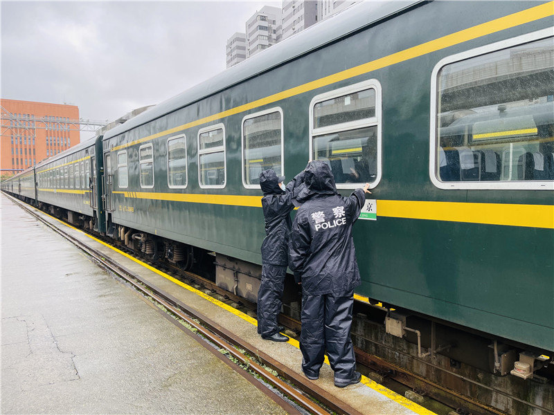 �Ϻ��F·����̎�ͼ�վ�ɳ����񾯼ӏ���ͣ��܇�w�ęz����