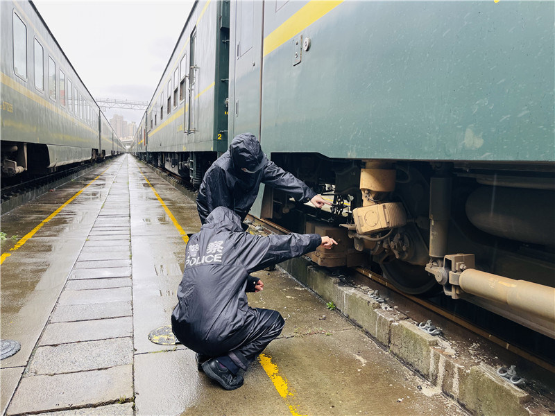 �Ϻ��F·����̎�ͼ�վ�ɳ����񾯼ӏ�����܇�����O���M�Йz����