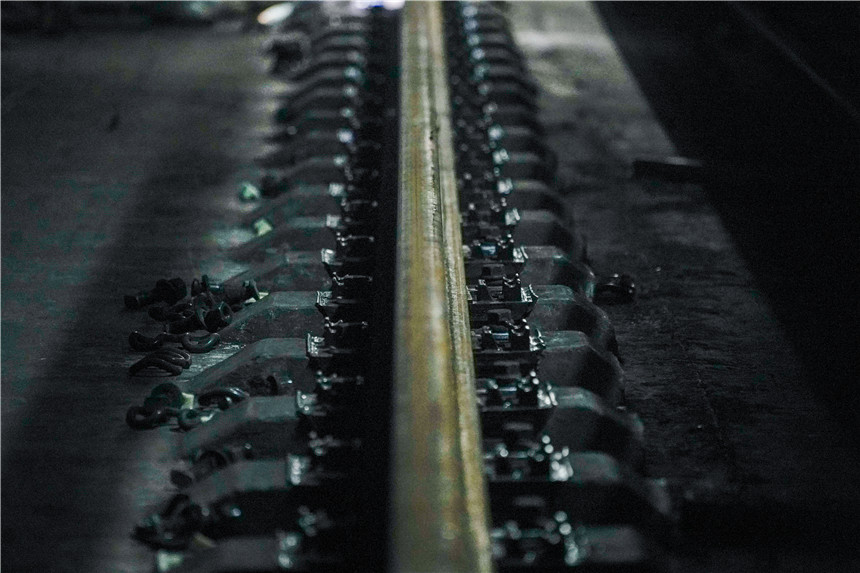 扣件更換(上海地鐵供圖)