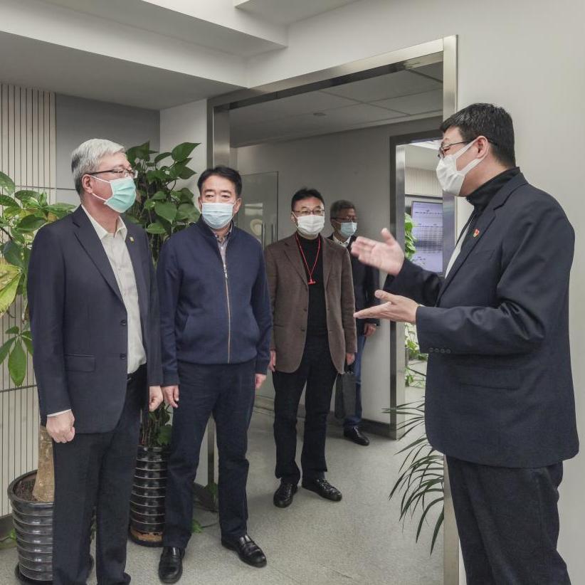 城市按下“慢行鍵”的背后，申能卻啟動了“快進鍵”新一輪的核酸篩查工作讓城市按下了“慢行鍵”，而電力和燃氣卻是市民生活和城市運行的重要保障，申能集團必須時時刻刻繃緊疫情防控和能源保供兩根弦！[詳細]