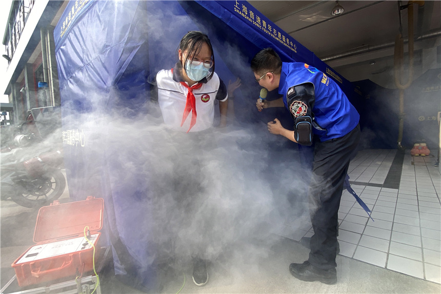 上海全市初一學生實地開展消防安全實訓課