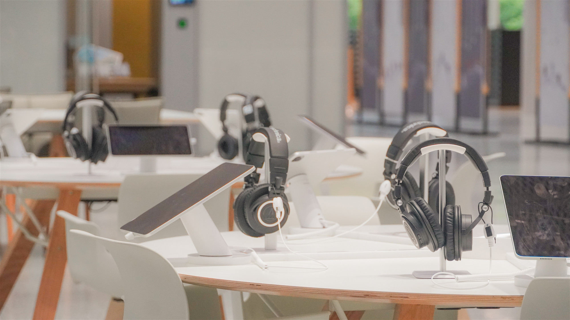 上圖東館內景(陳楠攝)