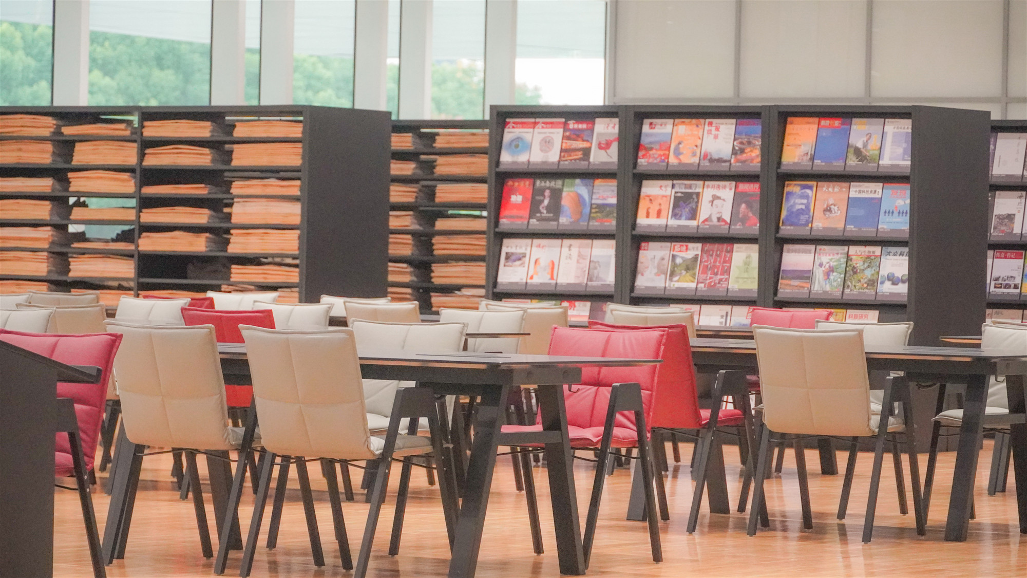 上圖東館內景(陳楠攝)