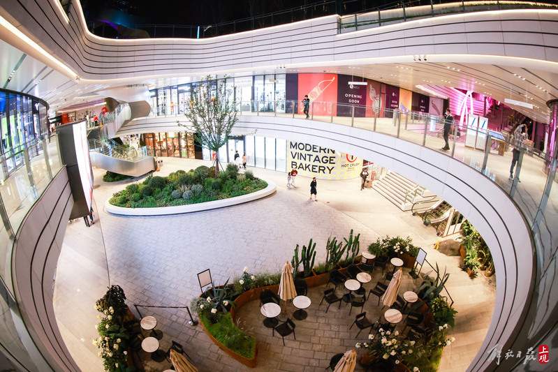 上海蘇河灣萬象天地位于福建北路100號。