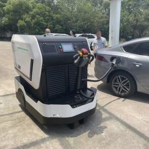 充電10分鐘行駛百公里，小小器件破解新能源車充電難題假如停車場有一只大型“充電寶”，新能源汽車充電10分鐘即可上路行駛100-200公里。作為新能源車主，您心動了嗎，是否愿意為這個充電速度“嗖嗖”的“充電寶”買單？[詳細]