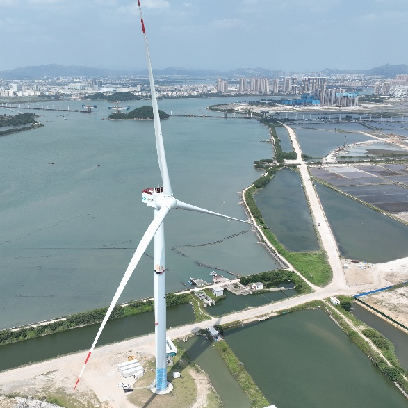 "綠電"一年創收1600萬，探秘電氣風電的"零碳創新試驗田"“這個機組的發電量不僅能滿足整個園區全年的用電需求，一年還相當于差不多能創收1600萬元左右?！碑旈_車經過疏港大橋時，途中會發現一臺白色“龐然大物”——[詳細]