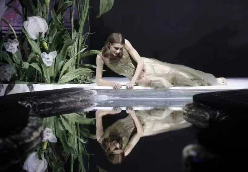 演繹“東方美學”的第十一屆上海高定周啟幕