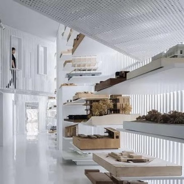 元宇宙的未來已來，好玩的時候才剛剛開始這是一座建筑模型博物館，“隱身”于風語筑大樓內部，里面擺放著頗多著名建筑師的作品，被網友稱作“上海最難預約的博物館之一”，往往要提前一個多月預約才行。[詳細]