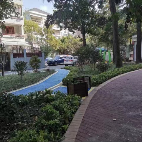  “紅色物業惠民行動”破解小區治理難題當前，上海長寧區共有住宅小區898個，住宅小區面積2651.3萬平方米。近年來，物業服務不滿意、管理不規范不透明等已經成為居民的“痛點”“難點”……[詳細]