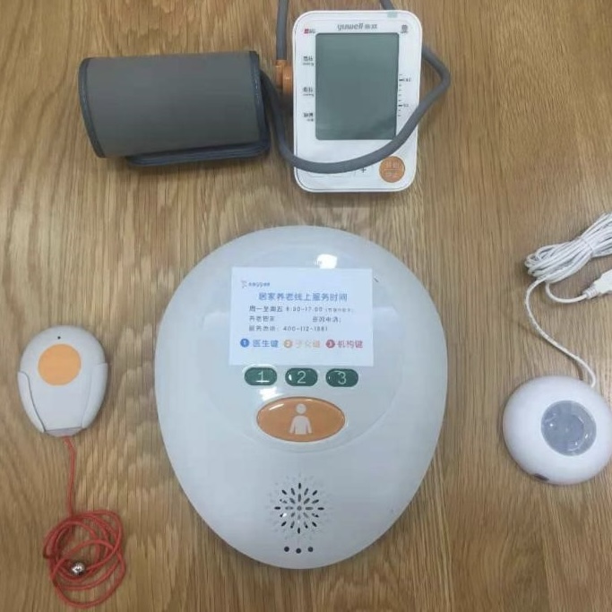 整合社區為老服務資源，為居家養老提供精準服務走進全程玖玖健康服務體驗中心，在居家智慧養老場景中，長者居家都會配備一個“呼叫終端”——按“1”可以呼叫家庭醫生；按“2”可以撥通子女電話；按“3”可以……[詳細]