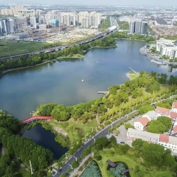 “微”處出發，推動大居精細化治理美蘭西湖大型居住社區是位于上海市北郊——寶山區羅店鎮的保障型居住社區，總用地面積5.76平方公里。2014年迎來首批住戶，目前已有30個居民區……[詳細]