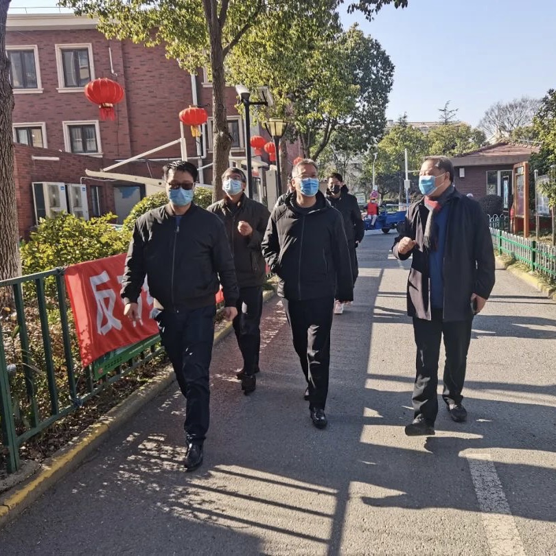 央企黨員當“第二書記”賦能社區治理長興島作為上海崇明三島之一，聚集了江南造船、滬東中華、振華重工、中遠海運等大型海洋裝備龍頭企業，承載著建設“海洋強國”的重要使命。[詳細]