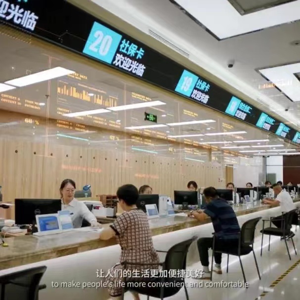 黨建引領+數字賦能，打造美麗城鎮“智治樣板”大場鎮位于上海寶山西南部，與嘉定、靜安、普陀三區相接，鎮域面積約36平方公里，實有人口約40萬人，社區體量龐大。[詳細]