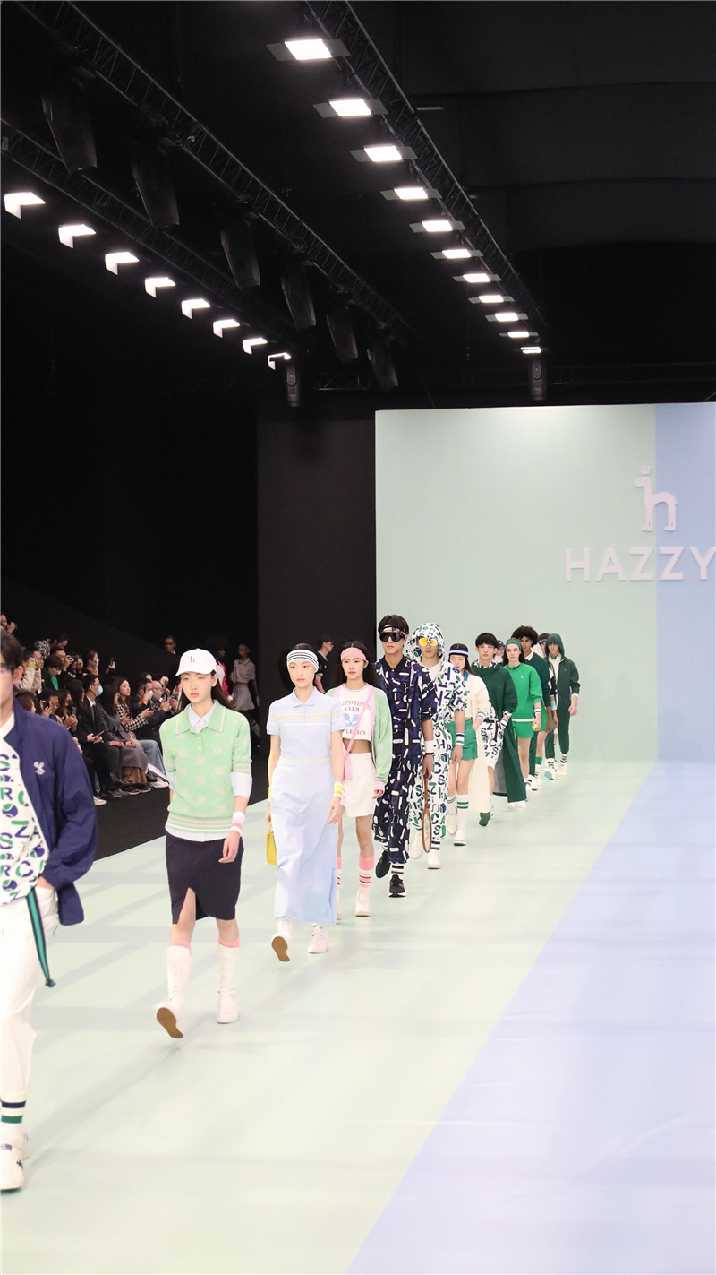 2023秋冬上海時裝周拉開帷幕，體驗式發布打造時尚消費新場景