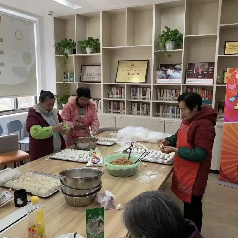 以“基層網格黨建強”促社區精細化治理水平優做實基層網格黨建以提升城市精細化治理水平，是順應時代和社會形態變化的必然要求。網格黨建將開放性的區域化力量融入原本封閉的基層治理單元，為基層黨組織建設……[詳細]