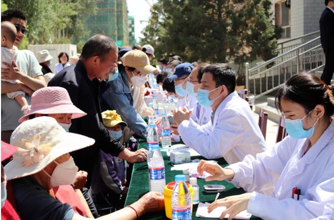 真情援助 大愛無疆！第十一批上海援疆醫療隊赴新疆建設兵團第三師四十一團開展健康義診活動
