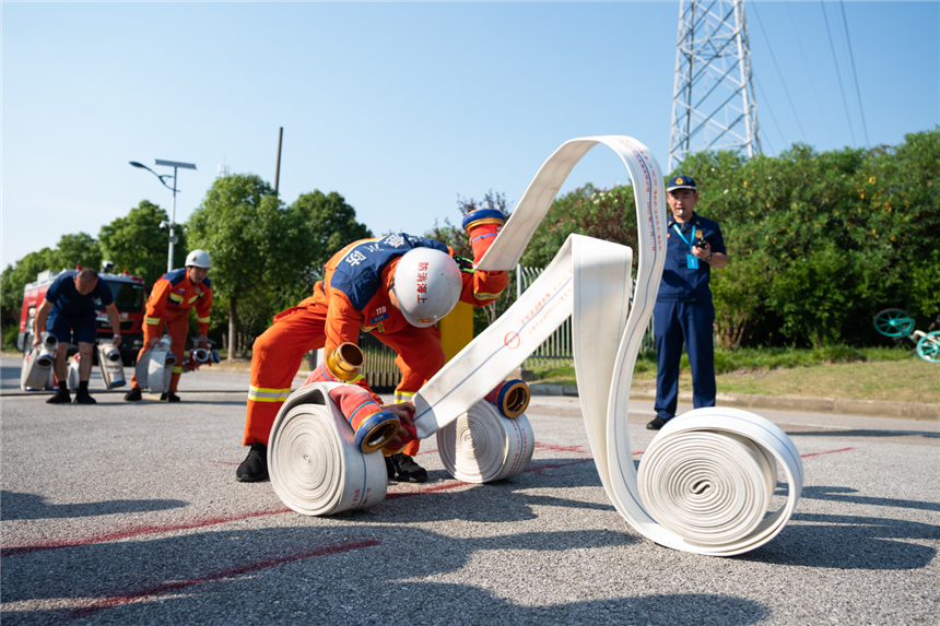 上海金山：戰高溫斗酷暑 消防三伏練兵忙