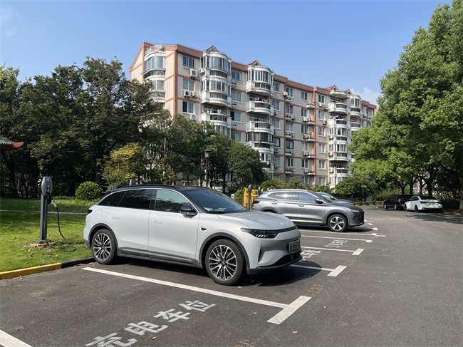 新能源車的充電車位。 人民網記者 王文娟攝