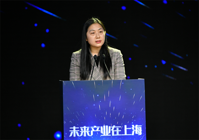 上海市經濟和信息化委員會二級巡視員、技術進步處處長李宇宏主旨發言。人民網 許崢攝