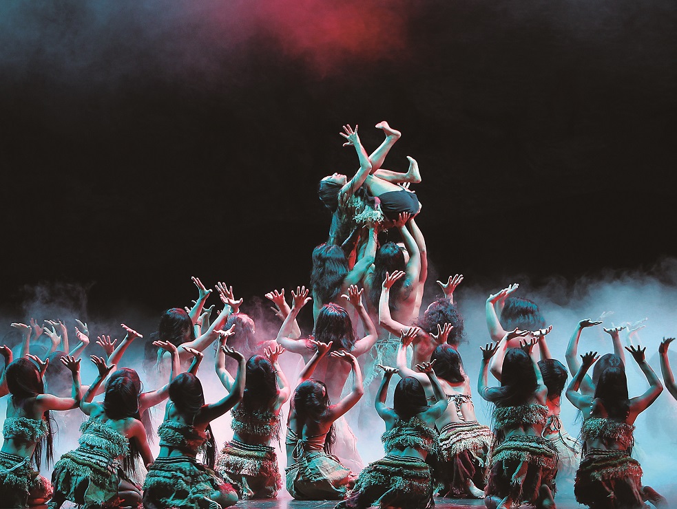 云南佤族原生態歌舞在上海城市劇院上演