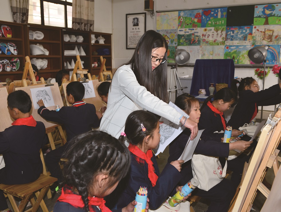 一心公益在云南祥云縣開展“書畫夢想”項目