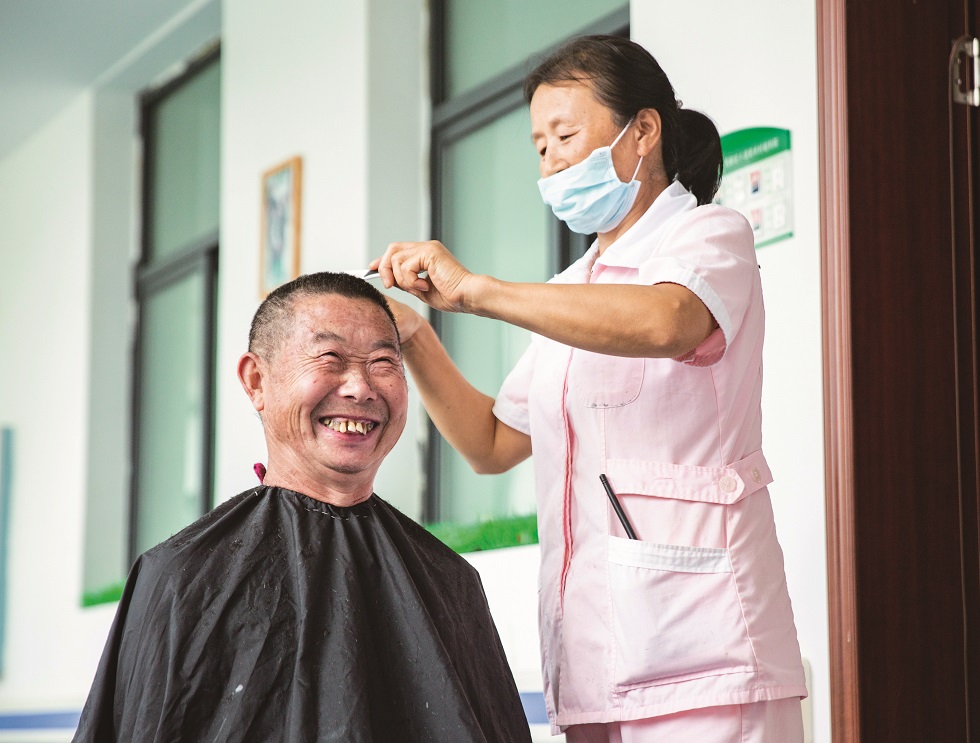 湖北省宜昌市夷陵區小溪塔農村福利院受益群眾