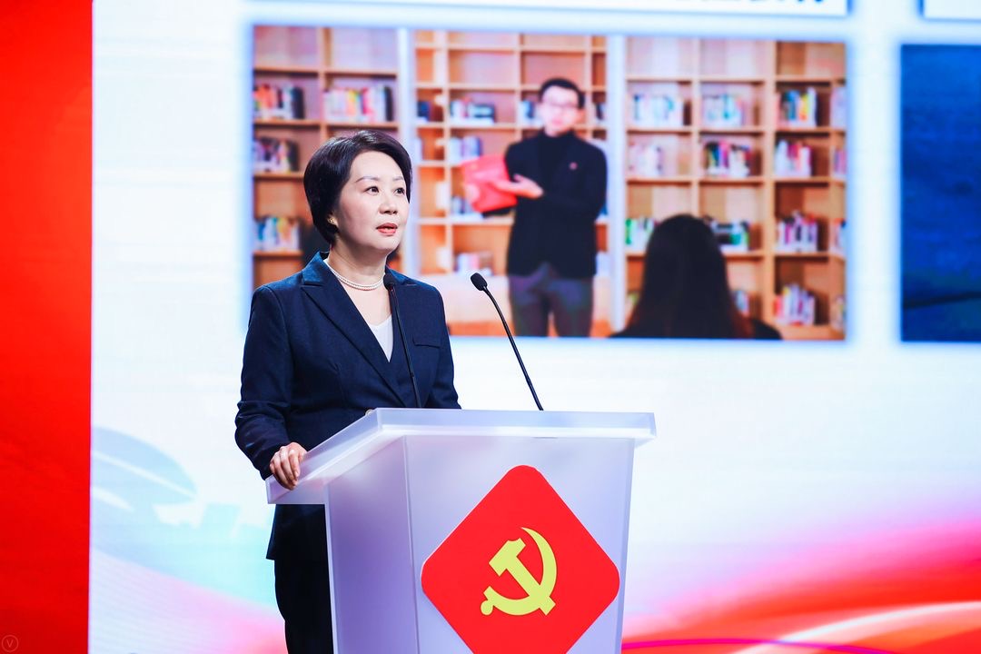 寶山區黨建服務中心主任周璟代表分享