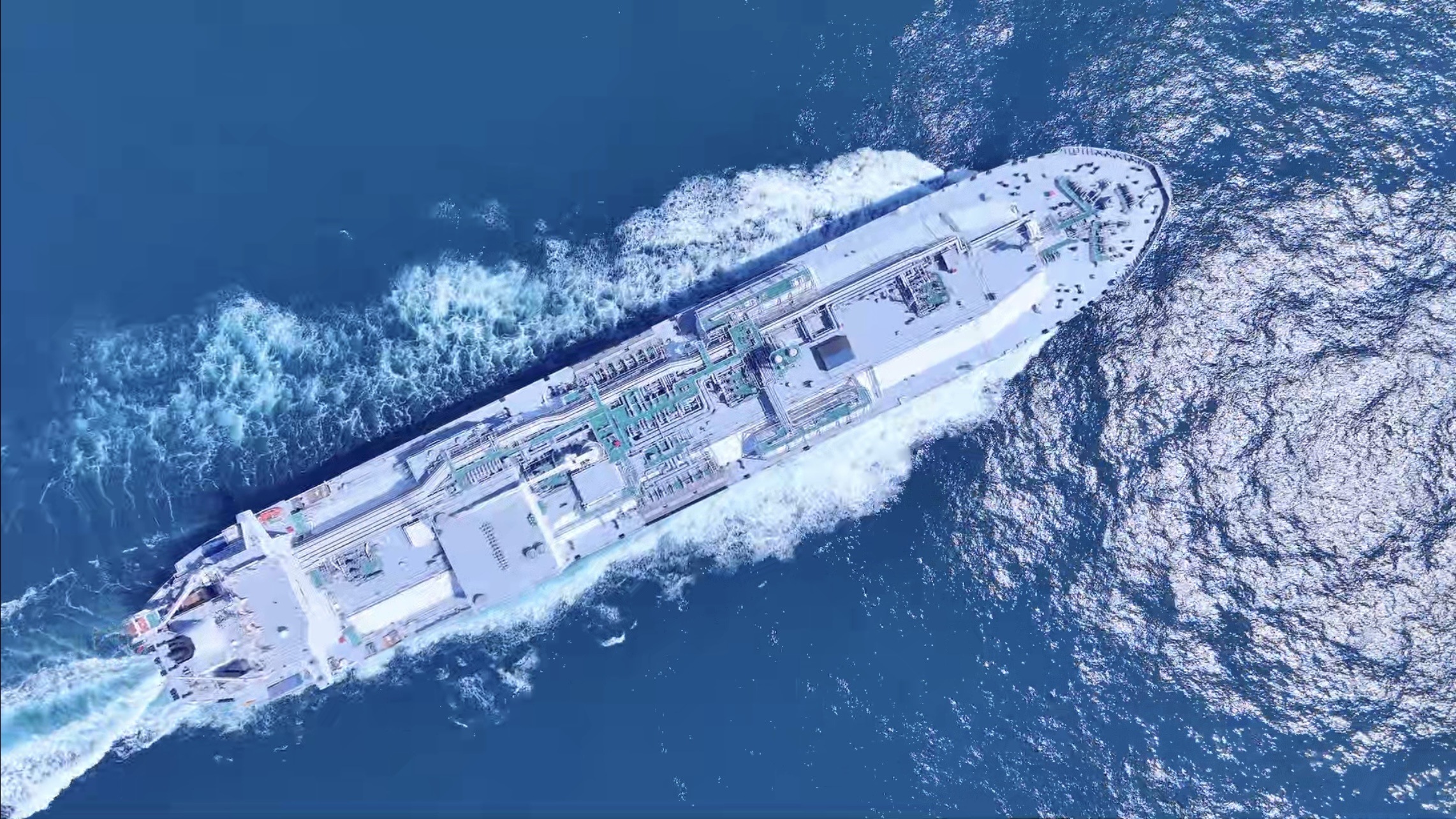 世界最大艙容乙烷雙燃料運輸船在滬交付。