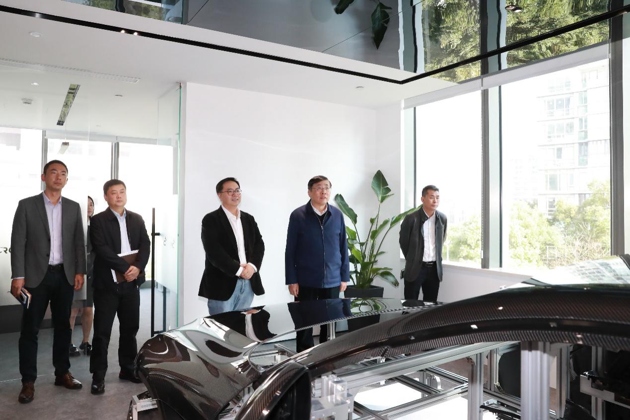 黃浦區委書記杲云走訪調研（右二）。黃浦區委宣傳部供圖