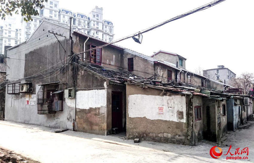 1952年建成的228街坊，隨著時間的推移變得老舊。長白新村街道供圖