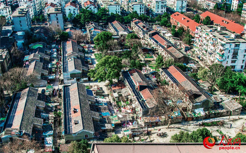 上海首批完成的“兩萬戶”工人新村228街坊昔日面貌。（2016年1月攝）長白新村街道供圖