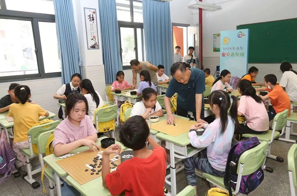 暑托班圍棋課。