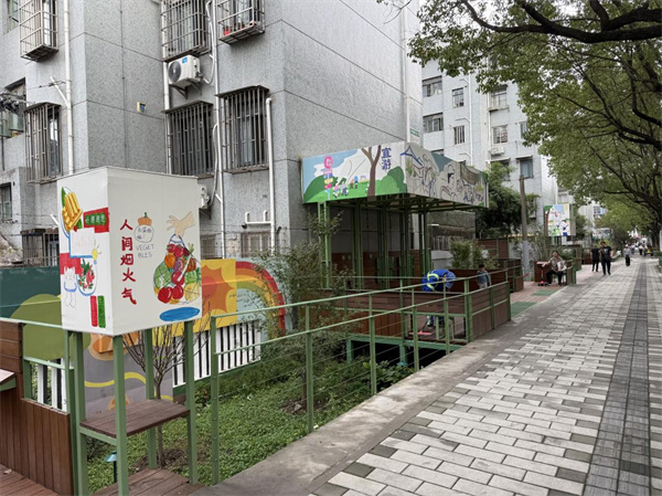 街區公共休憩空間。 人民網記者 王文娟攝