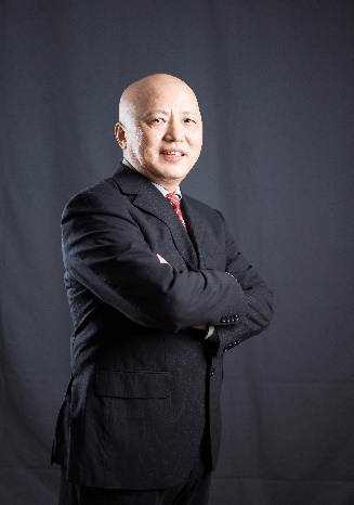 趙正橋華東師范大學馬克思主義學院黨委書記，研究員。主要從事中共黨史黨建、思想政治教育研究和教學。主持“社會思潮對大學生思想狀況影響研究”、“嘉興市全面建成高水平小康志”、“新形勢下基層事業單位黨建工作新探”等二十多項課題；在史林、思想理論教育、人民日報、文匯報、解放日報等發表論文十多篇，主持上海市一流本科課程《<共產黨宣言>導讀》；創建全國首個“黨務管理碩士”專業學位點，并主編首套黨務管理碩士研究生專業教材。