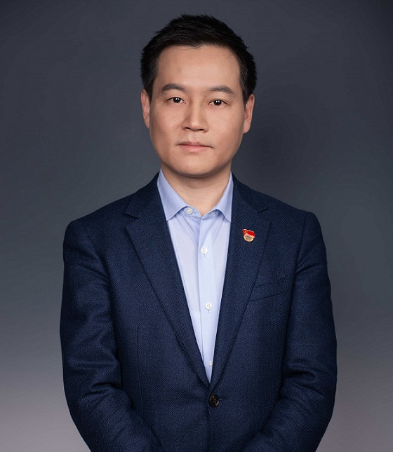 董德兵政治學博士，中國浦東干部學院教學研究部馬克思理論教研分部（黨史黨建教研分部）副主任、教授，入選國家級人才項目，上海市馬克思主義教學研究中青年拔尖人才（2020），中國浦東干部學院名師培育工程（2020）。