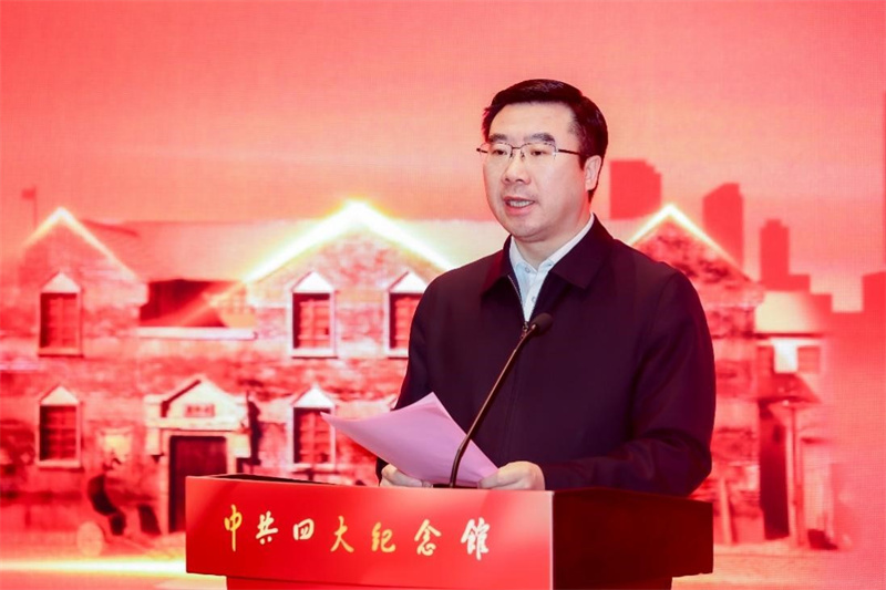 虹口區委書記李謙致辭。