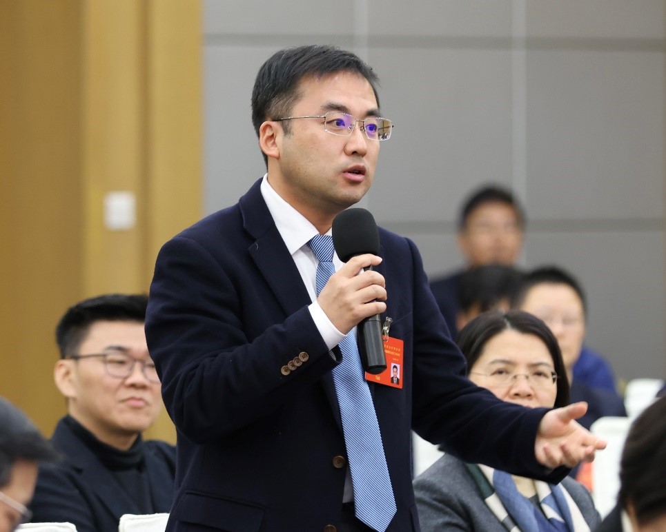 上海市政協委員、華東師范大學化學與分子工程學院教授姜雪峰