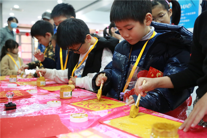 “巳巳如意，共童成長”迎新春游園會熱鬧開啟