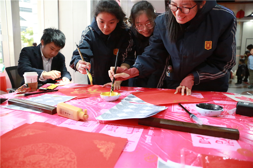 “巳巳如意，共童成長”迎新春游園會熱鬧開啟