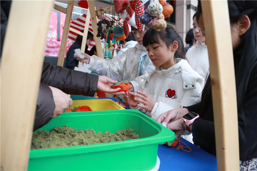“巳巳如意，共童成長”迎新春游園會熱鬧開啟
