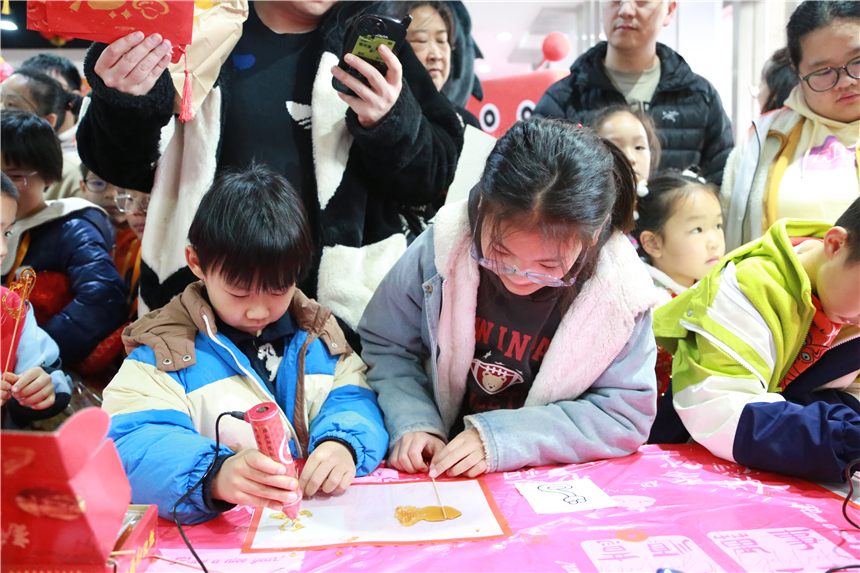 “巳巳如意，共童成長”迎新春游園會熱鬧開啟