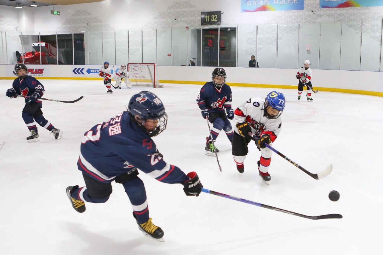 青少年冰球訓練。受訪單位供圖